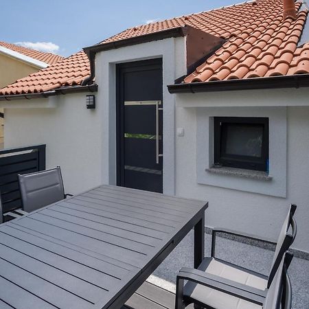 Apartmani Simi - The Sun Цриквеница Экстерьер фото